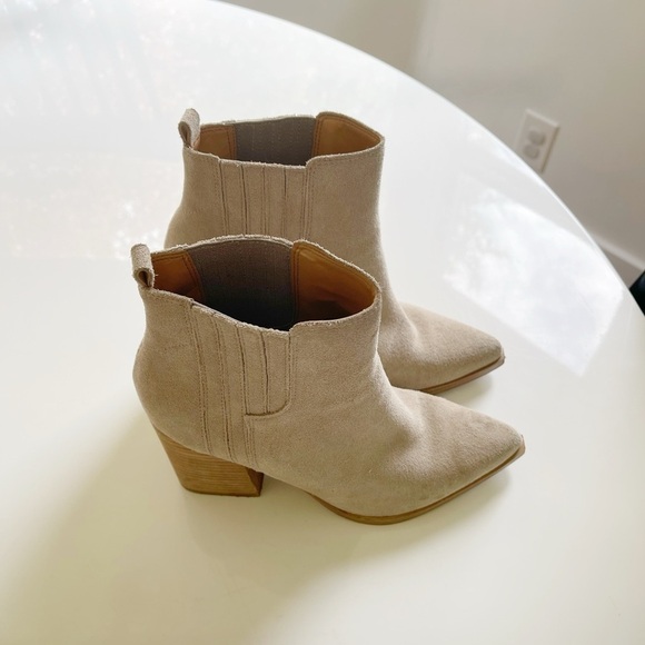 Marc Fisher Oshay Pointed Toe Bootie Taupe - 7 - Picture 2 of 8